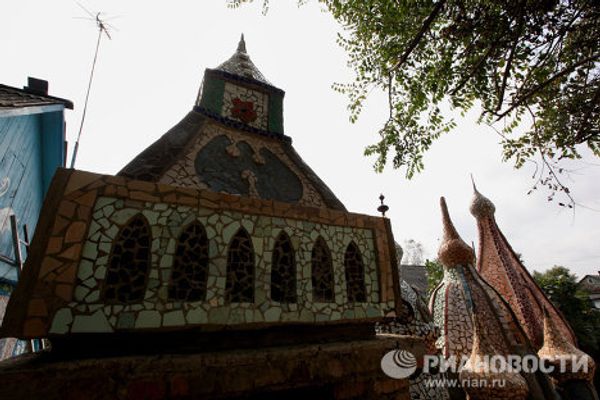 Palace out of construction garbage - Sputnik International