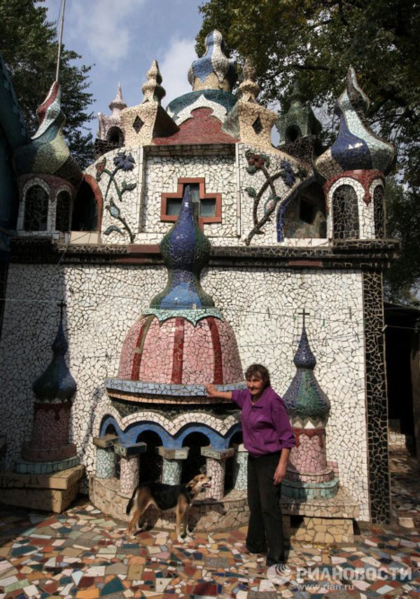 Palace out of construction garbage - Sputnik International