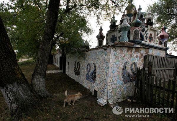 Palace out of construction garbage - Sputnik International