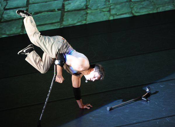 French Orphee (Orpheus) features breakdancing, somersaults on stilts and opera classics   - Sputnik International