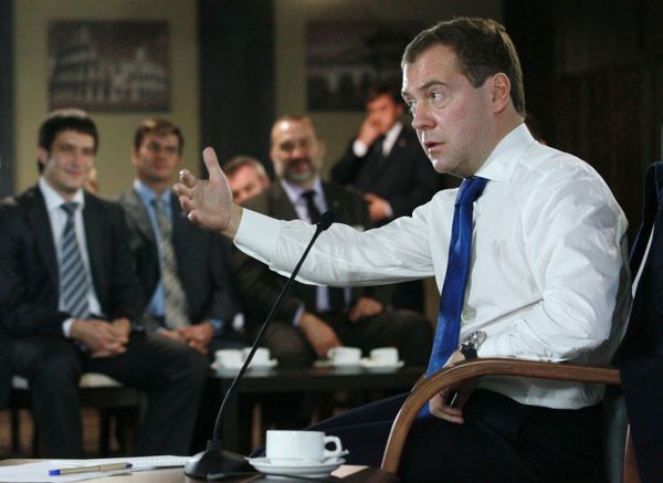 Russian President Dmitry Medvedev at a meeting with ruling United Russia party activists - Sputnik International