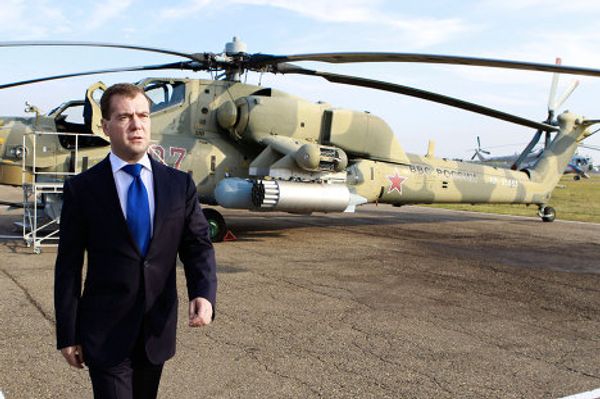 Medvedev visits helicopter base - Sputnik International