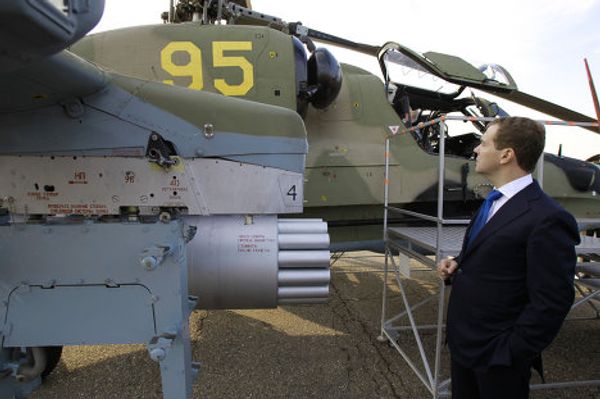 Medvedev visits helicopter base - Sputnik International