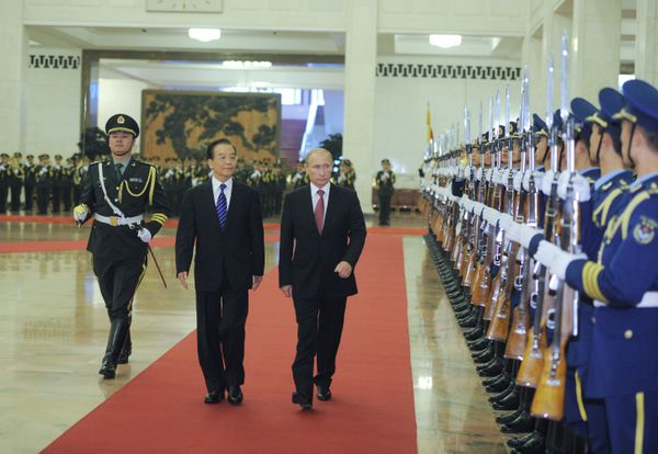 Vladimir Putin and Wen Jiabao - Sputnik International