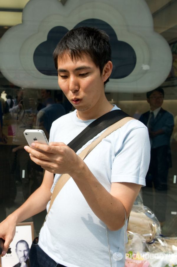 First iPhone 4S smartphones go on sale in Japan, sales scheduled in United States  - Sputnik International
