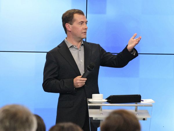 Dmitry Medvedev - Sputnik International
