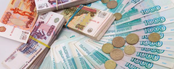 HSBC strategist Murat Toprak told Reuters, The ruble has overshot - but if the oil price keeps going lower like that, this momentum may continue. HSBC strategist Murat Toprak told Reuters, The ruble has overshot - but if the oil price keeps going lower like that, this momentum may continue. - Sputnik International