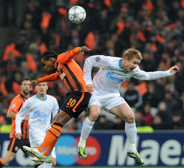 Shaktar's Willian and Zenit's Tomáš Hubočan  - Sputnik International