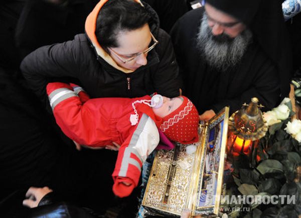 Service in celebration of the first-ever arrival of the Belt of the Mother of God in Russia - Sputnik International