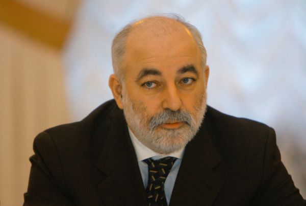 Viktor Vekselberg - Sputnik International