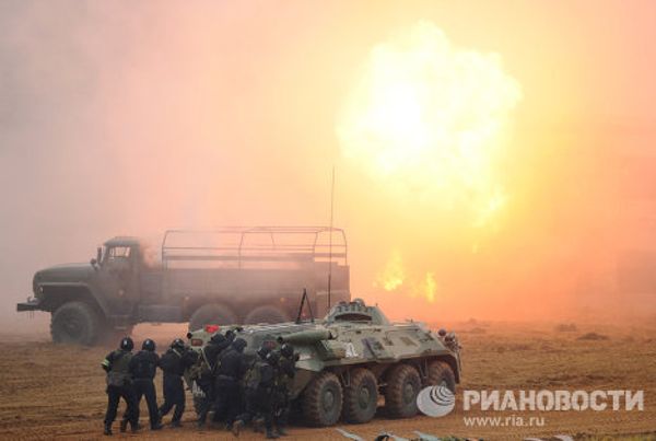 Fighting techniques and equipment displayed at Interpolitex-2011 exhibition - Sputnik International