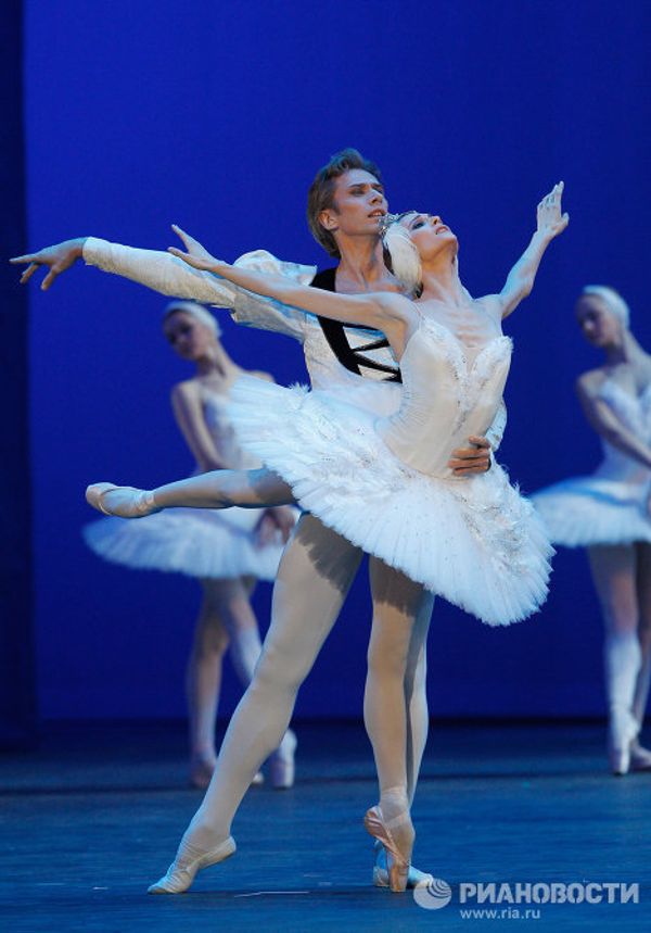 Bolshoi reopens in grand style - Sputnik International