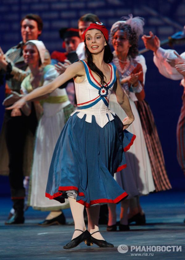 Bolshoi reopens in grand style - Sputnik International