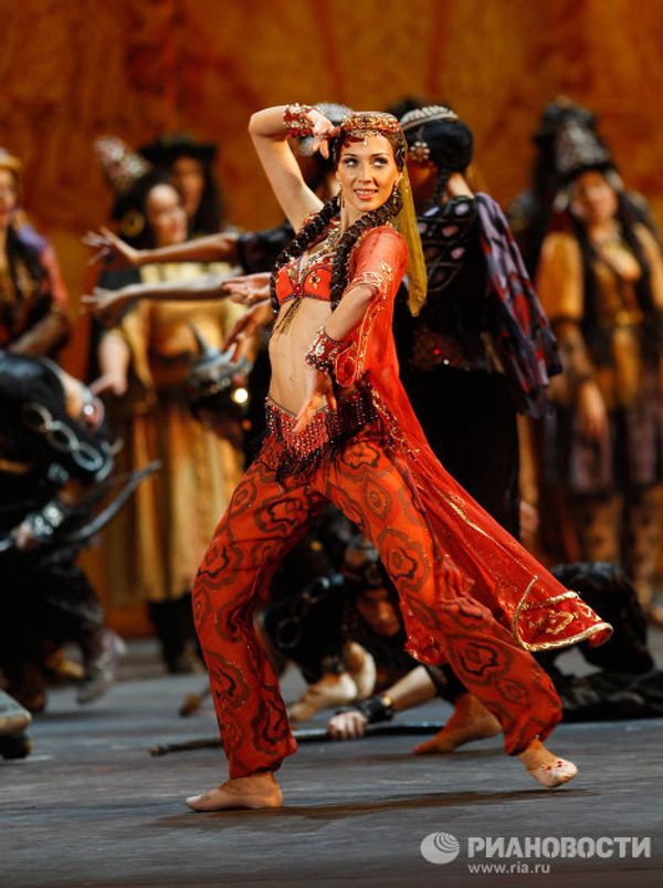 Bolshoi reopens in grand style - Sputnik International