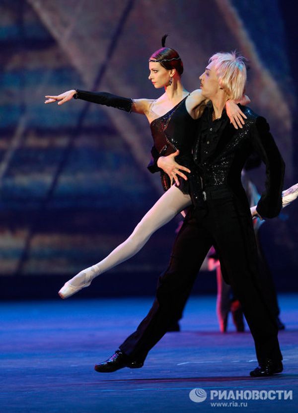 Bolshoi reopens in grand style - Sputnik International