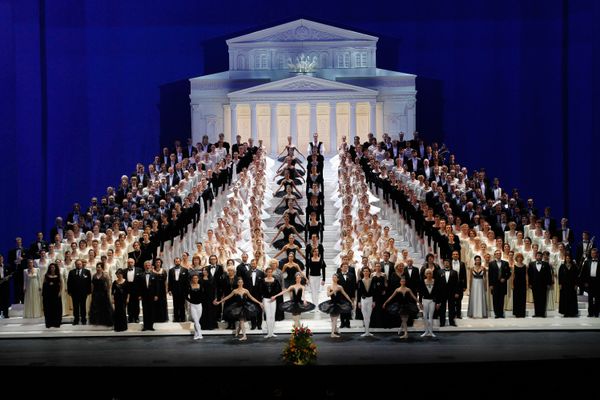 Bolshoi reopens in grand style - Sputnik International