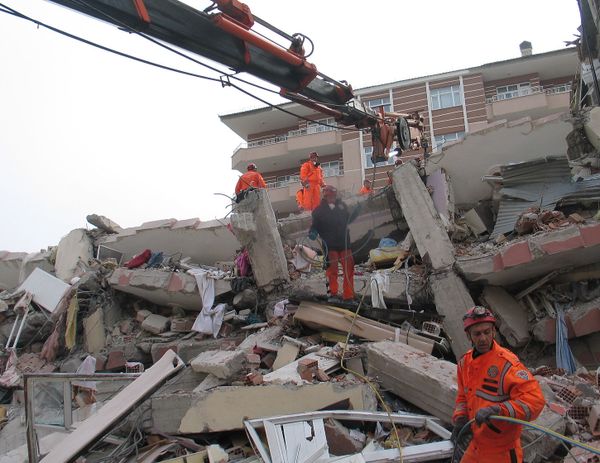 Powerful earthquakes hit Turkey - Sputnik International