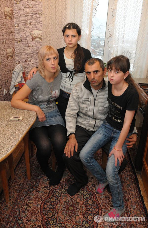 Baby-swap families to receive compensation 12 years later Baby-swap families to receive compensation 12 years later - Sputnik International