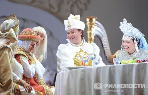 Ruslan and Lyudmila at the Bolshoi: happy fairytale from real life Ruslan and Lyudmila at the Bolshoi: happy fairytale from real life - Sputnik International