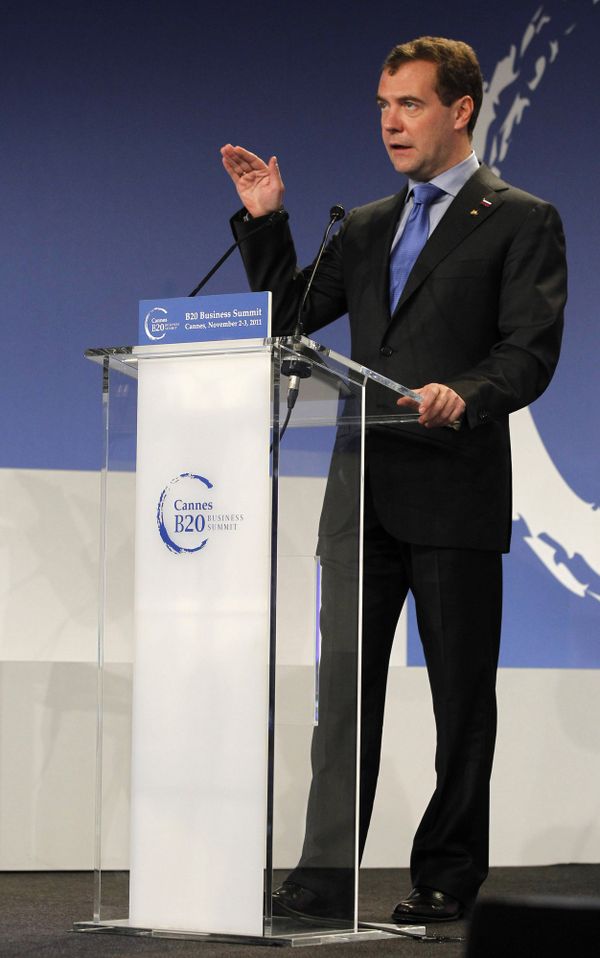 Dmitry Medvedev        - Sputnik International