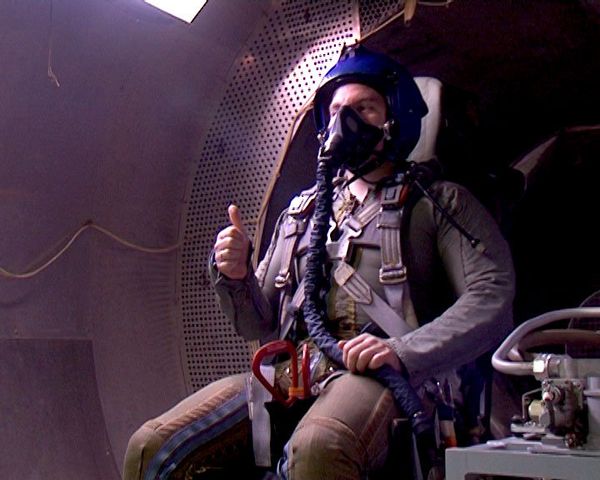 Testing new flight suit for fifth-generation fighter pilots - Sputnik International