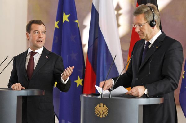 Dmitry Medvedev - Sputnik International