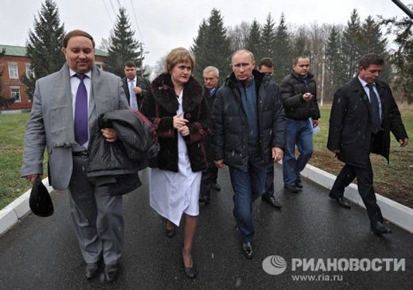 Vladimir Putin pays a working visit to Belgorod Region Vladimir Putin pays a working visit to Belgorod Region - Sputnik International