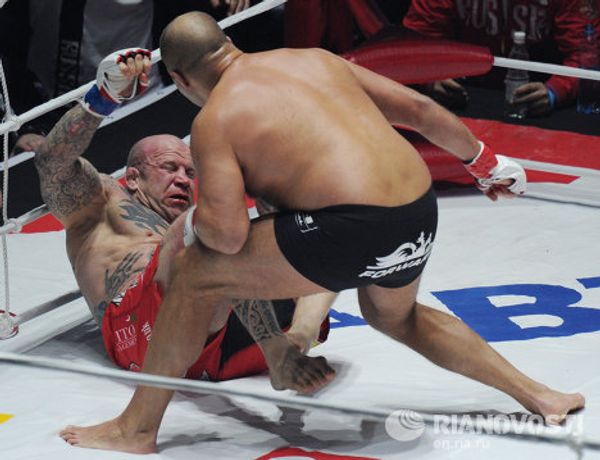 Fedor Emelianenko scores decision win over Jeff Monson - Sputnik International