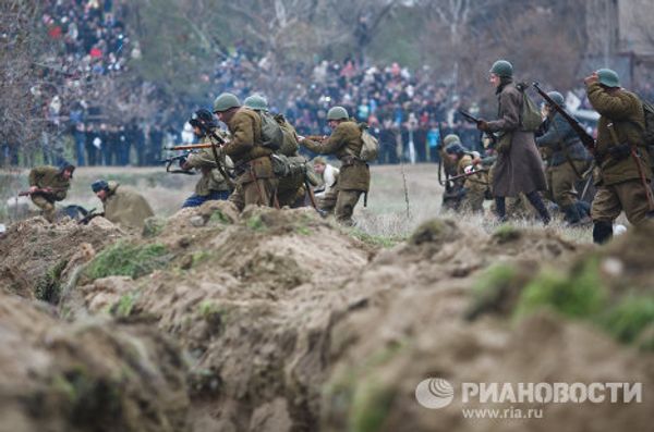 Reenacting the Battle of Stalingrad  - Sputnik International