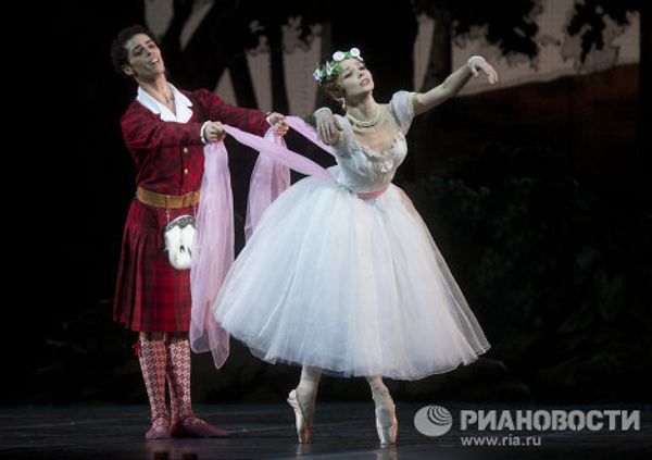 Ballet of surprises: French Ballet Performs La Sylphide in Moscow - Sputnik International
