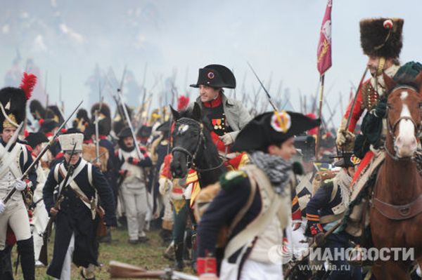 History clubs reenact Battle of Austerlitz History clubs reenact Battle of Austerlitz - Sputnik International