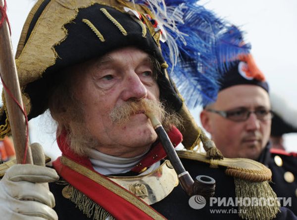 History clubs reenact Battle of Austerlitz History clubs reenact Battle of Austerlitz - Sputnik International