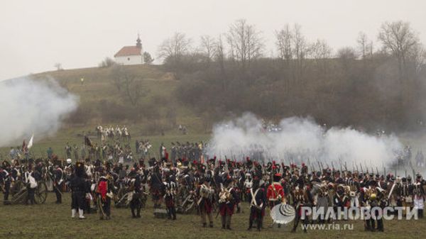 History clubs reenact Battle of Austerlitz History clubs reenact Battle of Austerlitz - Sputnik International