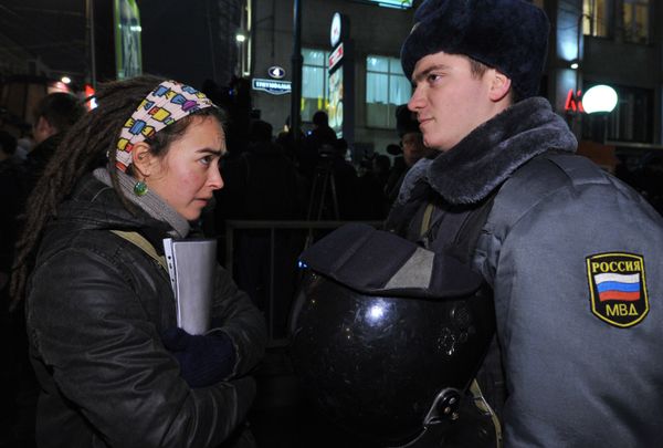 Demonstrations against alleged electoral fraud in favor of United Russia party in Moscow - Sputnik International