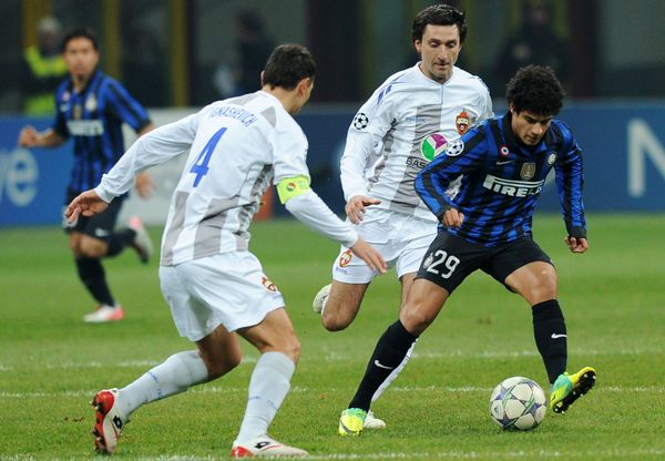CSKA smash and grab 2-1 win at Inter puts them in Champions League knockout stages - Sputnik International
