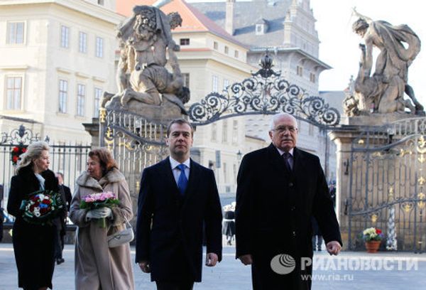 Dmitry and Svetlana Medvedev in Czech Republic Dmitry and Svetlana Medvedev in Czech Republic - Sputnik International