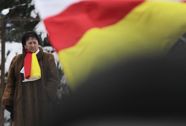 South Ossetian presidential candidate Alla Djioyeva attending her supporters' rally on the main square in Tskhinval. - Sputnik International