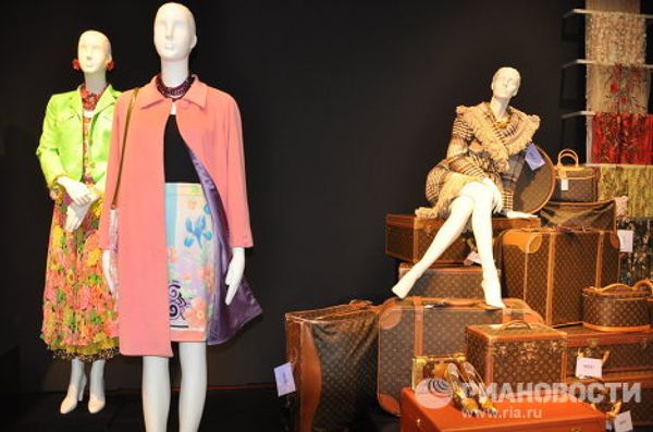 Elizabeth Taylor’s splendor: outfits and diamonds on display in New York - Sputnik International
