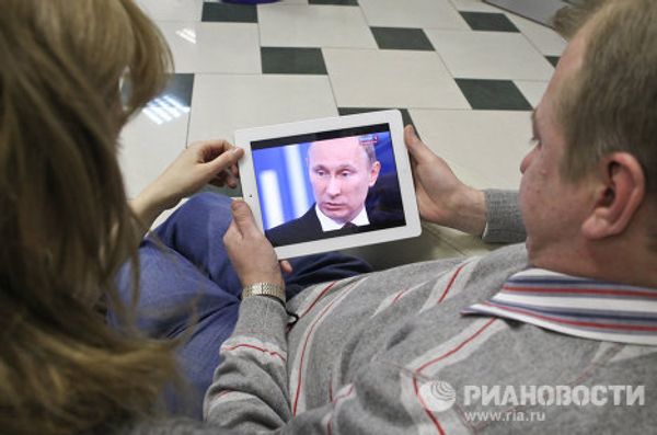 Russians tune in to Conversation with Vladimir Putin - Sputnik International