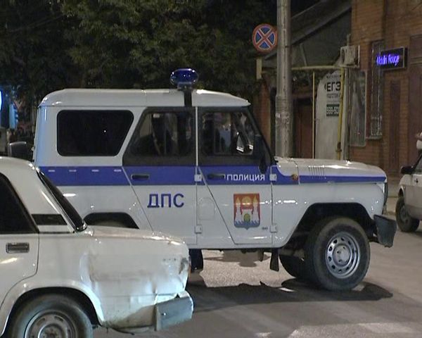 A group of investigators continue working at the scene of the crime establishing the details of the murder. - Sputnik International