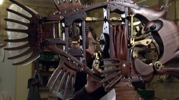 Kinetic bamboo fish-house moves fins, sharp-toothed jaw   - Sputnik International