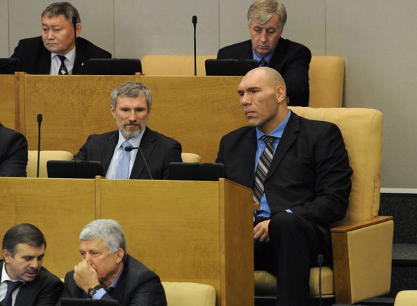 Nikolai Valuev at the first meeting of Sixth Duma - Sputnik International
