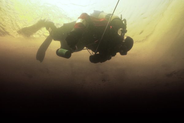British diver Martin Robson has been placed in intensive care after making a record 209-meter dive in Blue Lake in Russia’s North Caucasus British diver Martin Robson has been placed in intensive care after making a record 209-meter dive in Blue Lake in Russia’s North Caucasus - Sputnik International