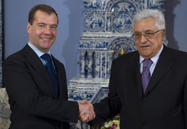 Dmitry Medvedev and Mahmoud Abbas - Sputnik International