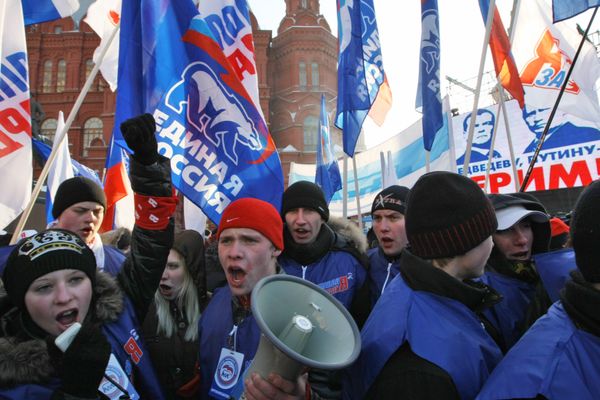 Pro-Kremlin youth activists hold a rally near the Kremlin in December last year Pro-Kremlin youth activists hold a rally near the Kremlin in December last year - Sputnik International