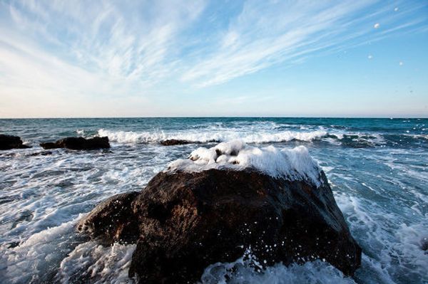Icy beaches and frozen waves: Sevastopol's freakish winter - Sputnik International