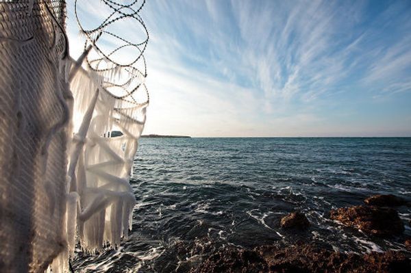 Icy beaches and frozen waves: Sevastopol's freakish winter - Sputnik International