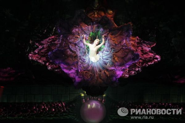 Mandragora, white clowns and the Wheel of Death at Cirque du Soleil’s Zarkana show in the Kremlin - Sputnik International
