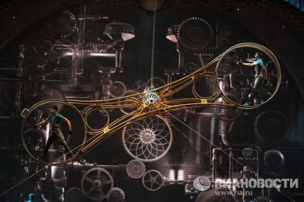 Mandragora, white clowns and the Wheel of Death at Cirque du Soleil’s Zarkana show in the Kremlin - Sputnik International