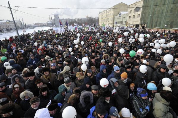 Following the December 2011 parliamentary election, Russia was hit by a wave of unprecedented street protest - Sputnik International